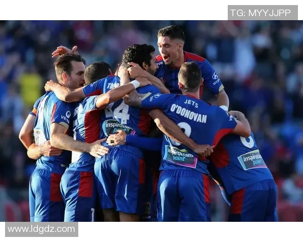 摩洛哥锋霸:土超8球1助闪耀,意甲两大豪门暗流涌动,谁将抢得“东方闪电”? 摩洛哥锋霸:土超8球1助闪耀,意甲两大豪门暗流涌动,谁将抢得“东方闪电”?